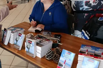 Fleur Poirier en dédicace