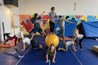 Atelier cirque avec Madame Flèche_Saint-Denis-d'Oléron