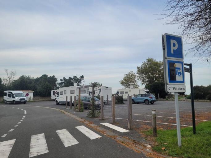 Aire de stationnement camping-car - Parking Patoizeau photo 2