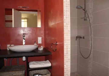 Salle d'eau Meublé de Josette Duvert