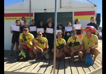 Remise de diplômes avec les sauveteurs du poste de secours
