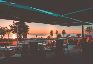 Terrasse au coucher de soleil