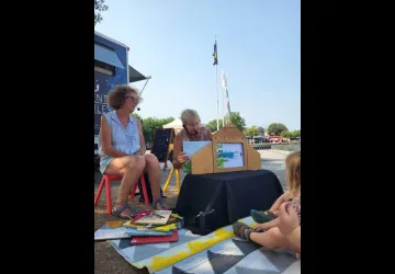Lecture au port_Saint-Denis-d'Oléron
