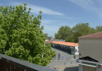 Meublé  de Eric Le Baron  (Boyardville) Vue marché