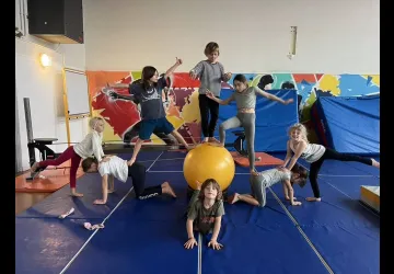 Atelier cirque avec Madame Flèche_Saint-Denis-d'Oléron